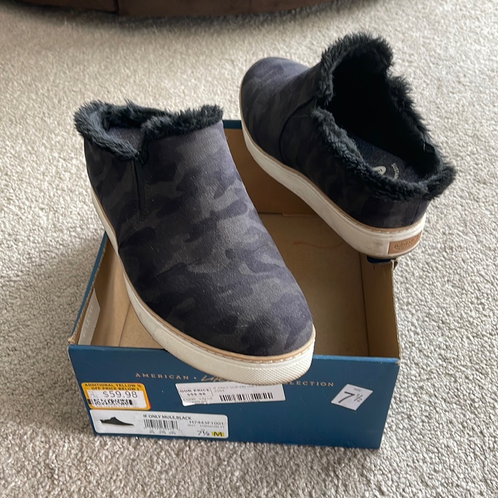 If Only Dr Scholls slip on camo sneakers. Size 7 1/2. Black/gray. Super comfy